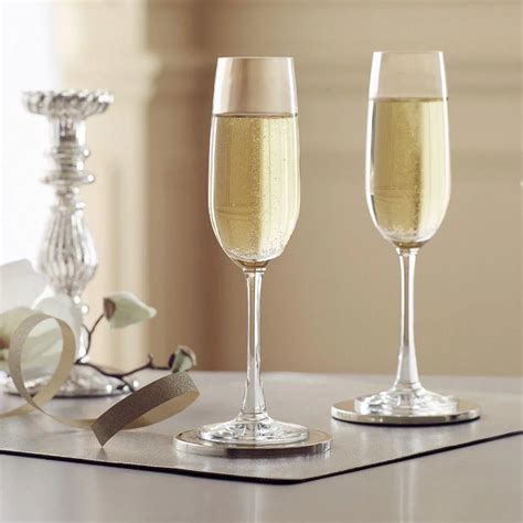 Luxury Wine Glasses & Champagne Flutes .